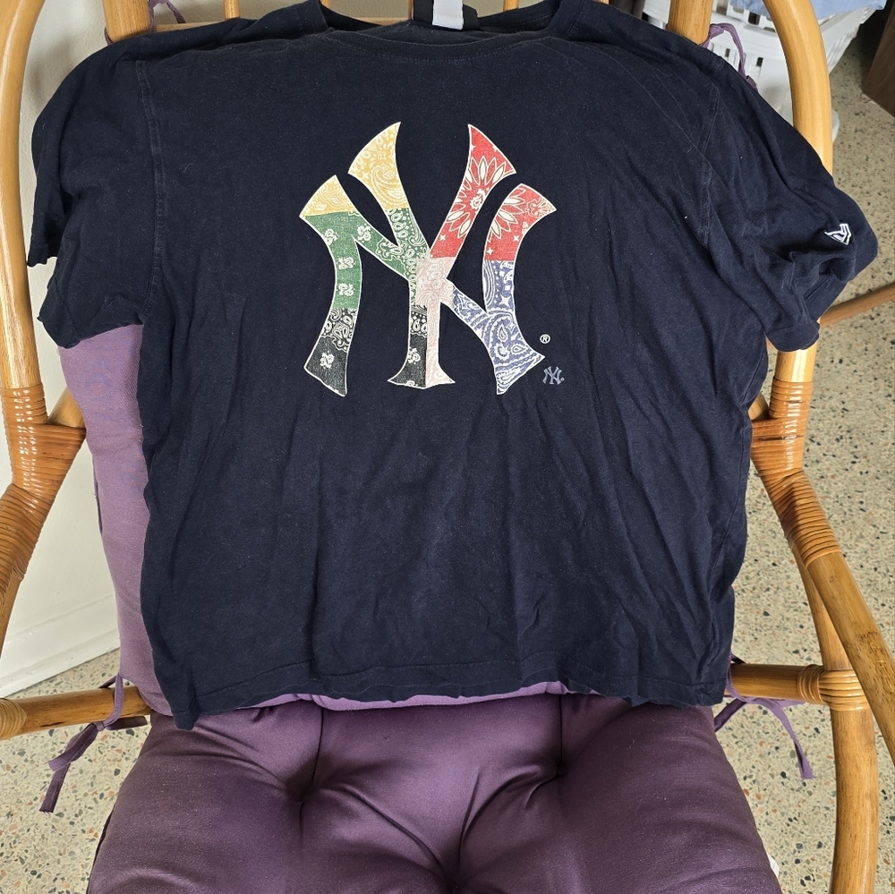 New era men's New York t shirt